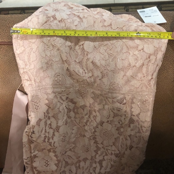 Pink lace gown with slit 💕 - Picture 5 of 6